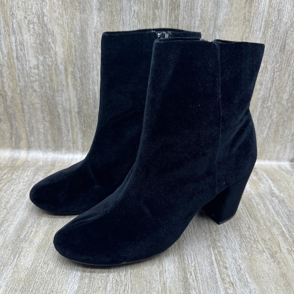 Christian Siriano Chunky Black Velvet Ankle Booties Women Size 8.5 Boots Outdoor - Picture 1 of 10